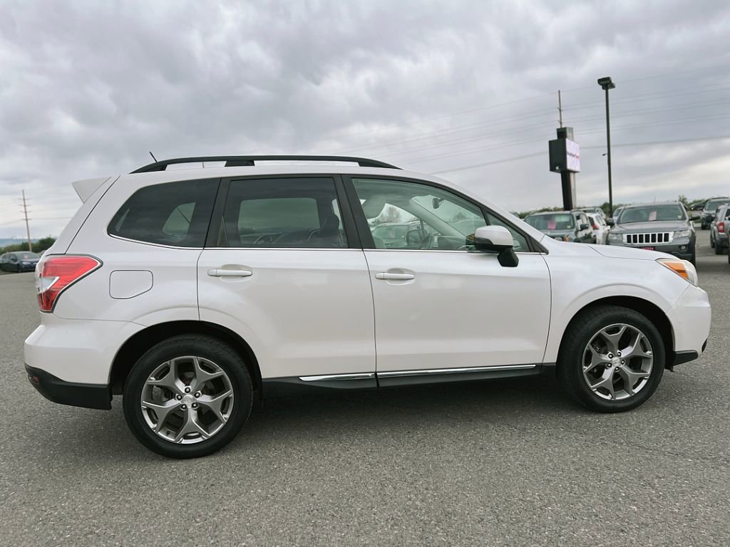 2015 Subaru Forester 2.5i Touring photo 2