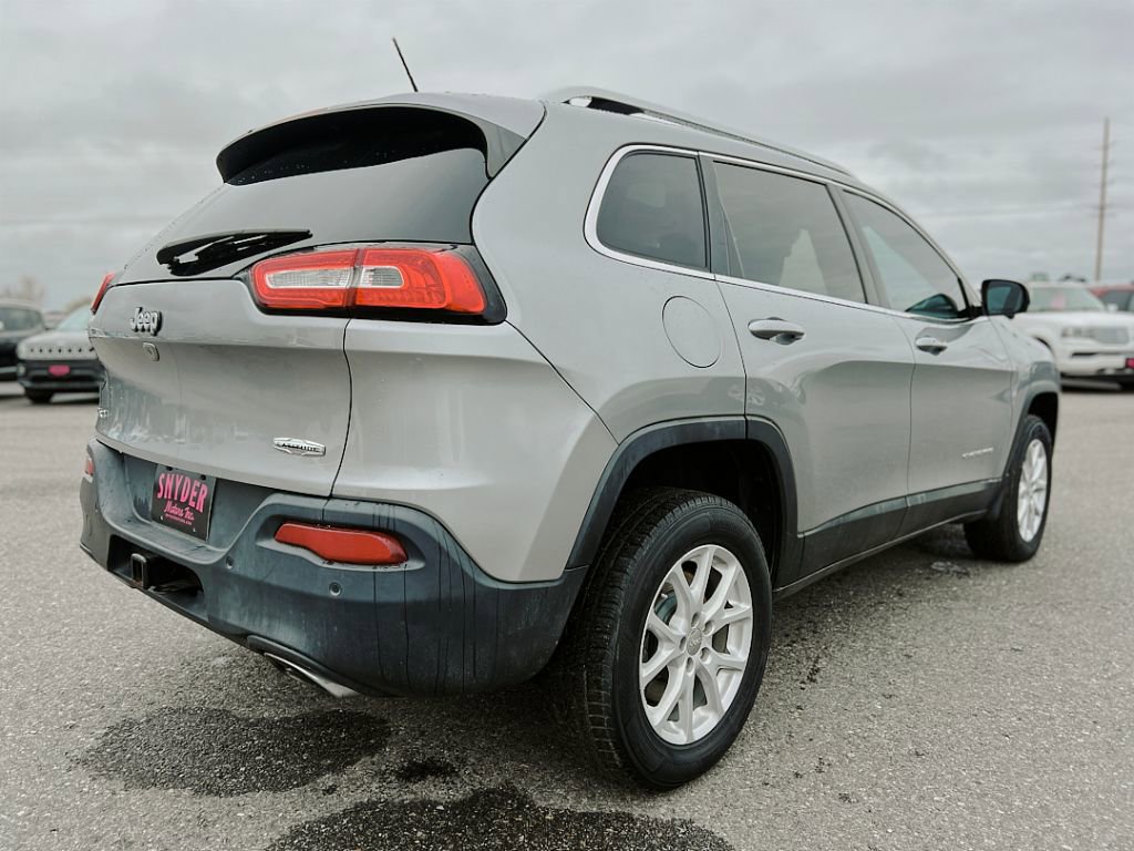 Image of 2015 Jeep Cherokee Latitude 4x4 SUV