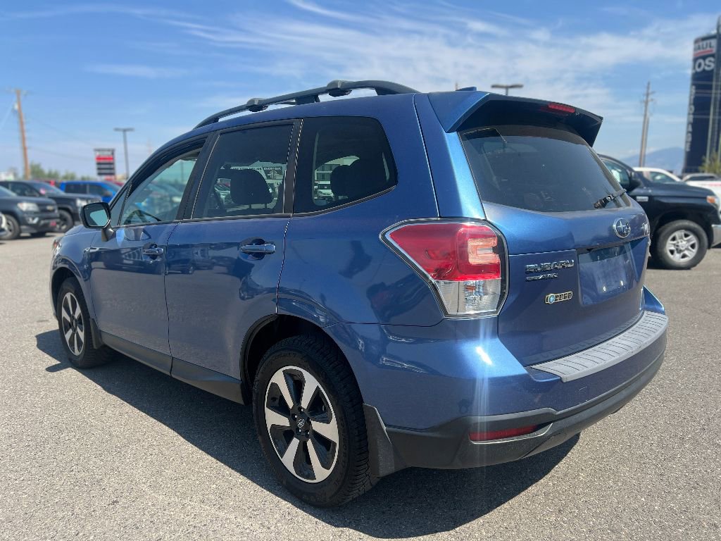 2018 Subaru Forester 2.5i Premium photo 3