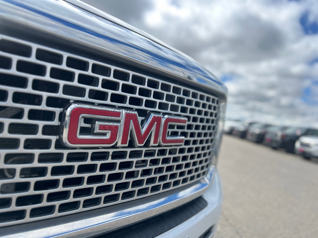 Used 2016 GMC Sierra 2500HD Denali Truck Crew Cab