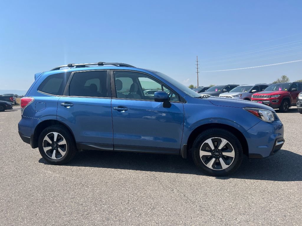 2018 Subaru Forester 2.5i Premium photo 2