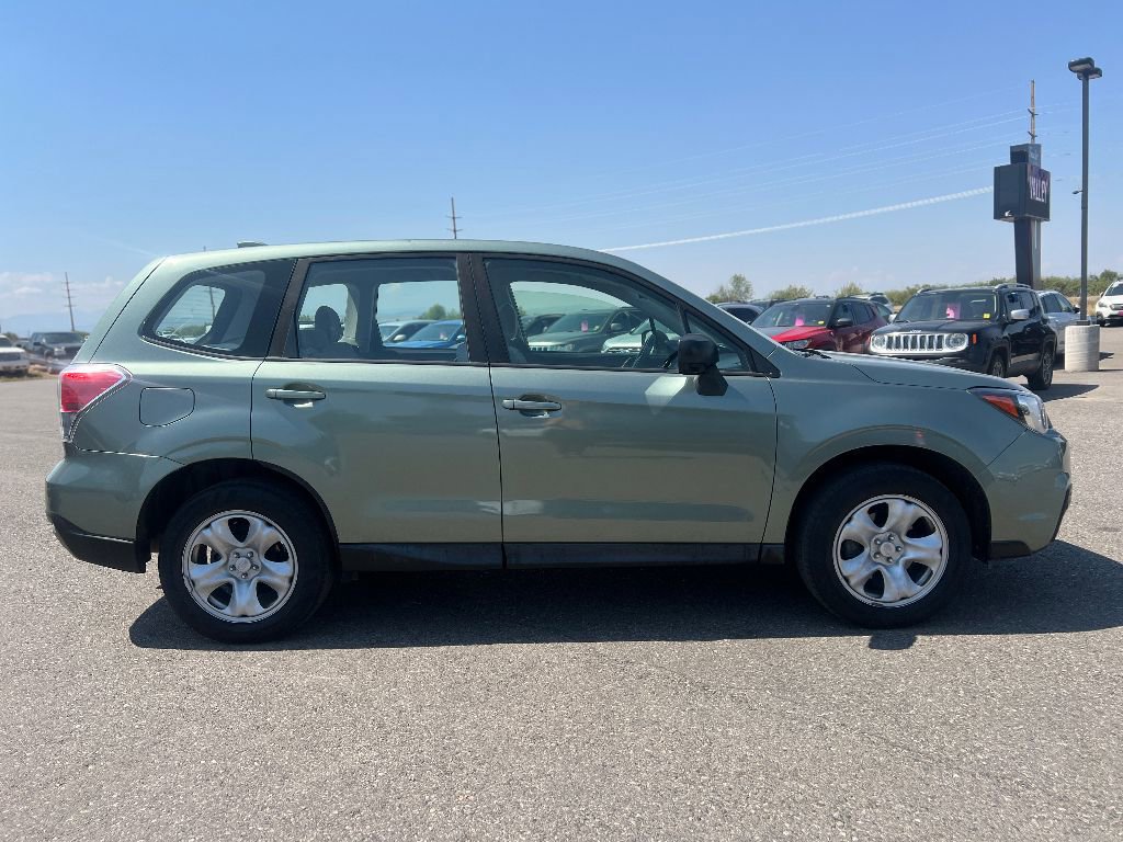 2018 Subaru Forester 2.5i photo 2