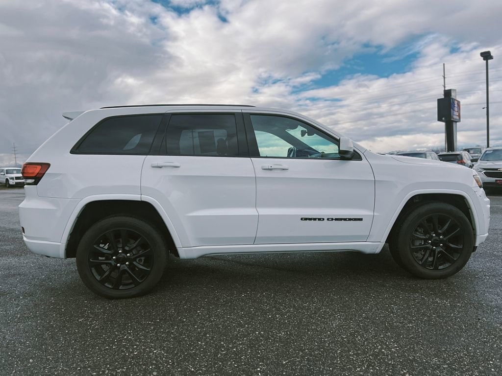 Used 2018 Jeep Grand Cherokee Laredo 4x4 SUV
