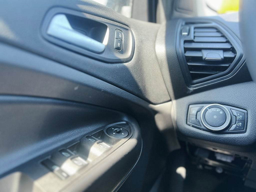 2019 Ford Escape SE - Photo 19