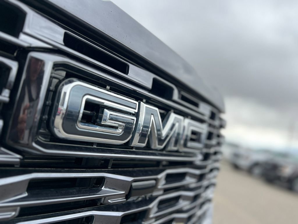 2024 Gmc Sierra 3500 HD Denali Ultimate photo 3