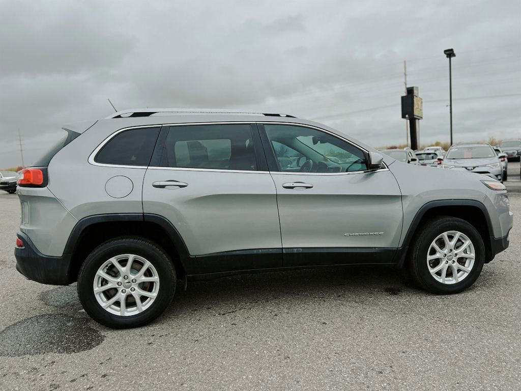 Image of 2015 Jeep Cherokee Latitude 4x4 SUV
