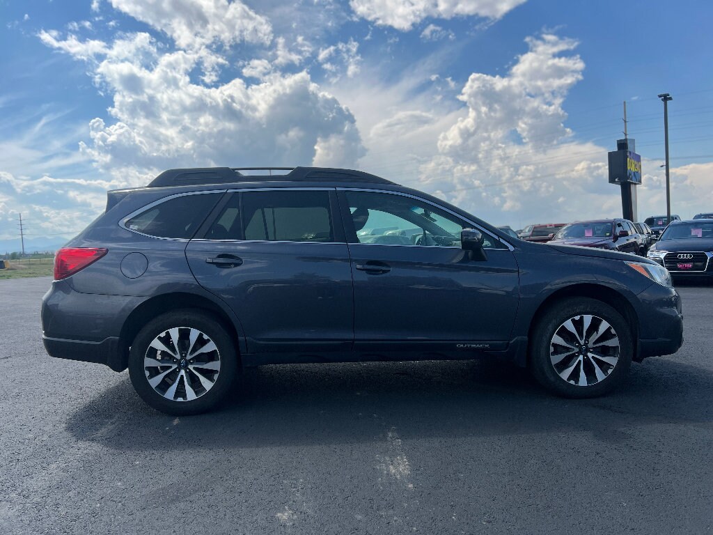Used 2015 Subaru Outback 2.5i Limited w/Moonroof/KeylessAccess/Nav/EyeSight SUV