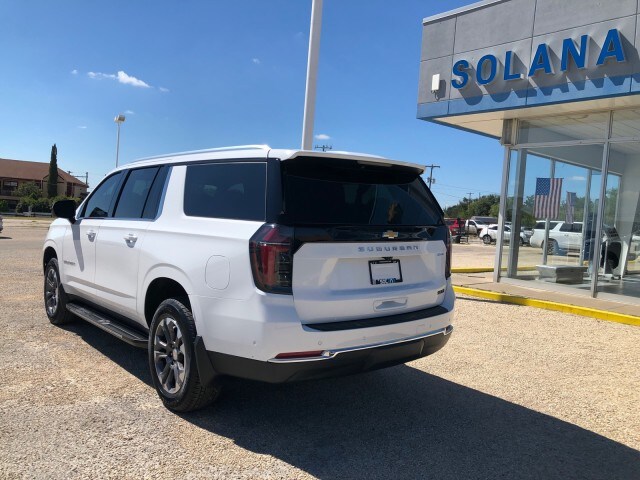 2025 Chevrolet Suburban LS photo 3