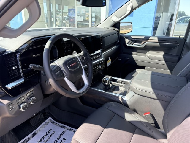 2026 GMC Sierra 1500 SLT - Photo 9