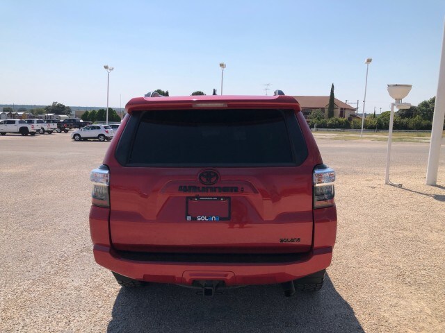 2021 Toyota 4Runner SR5 Premium photo 3