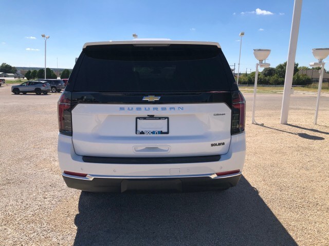 2025 Chevrolet Suburban LS photo 4