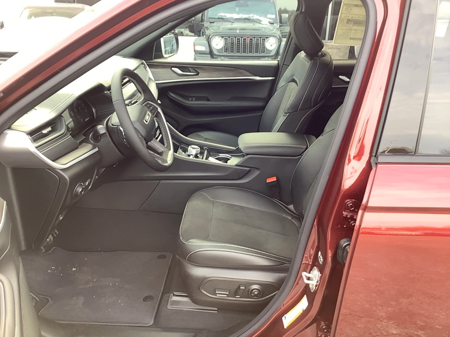2026 Jeep Grand Cherokee LAREDO ALTITUDE 4X4 - 8