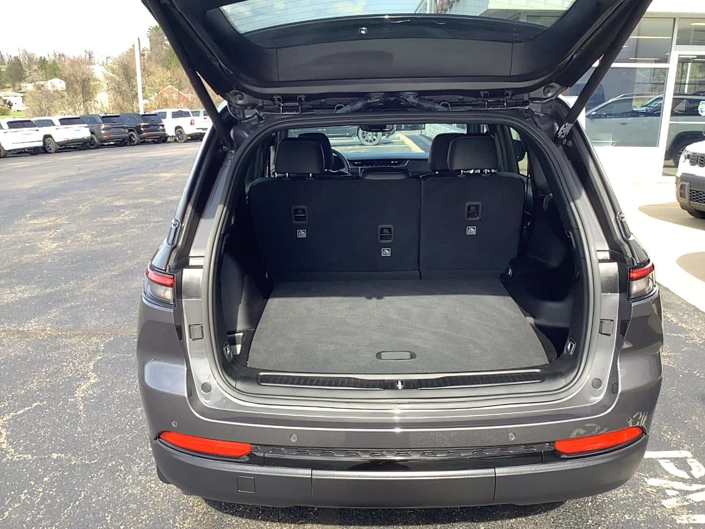 2024 Jeep Grand Cherokee Altitude - 4