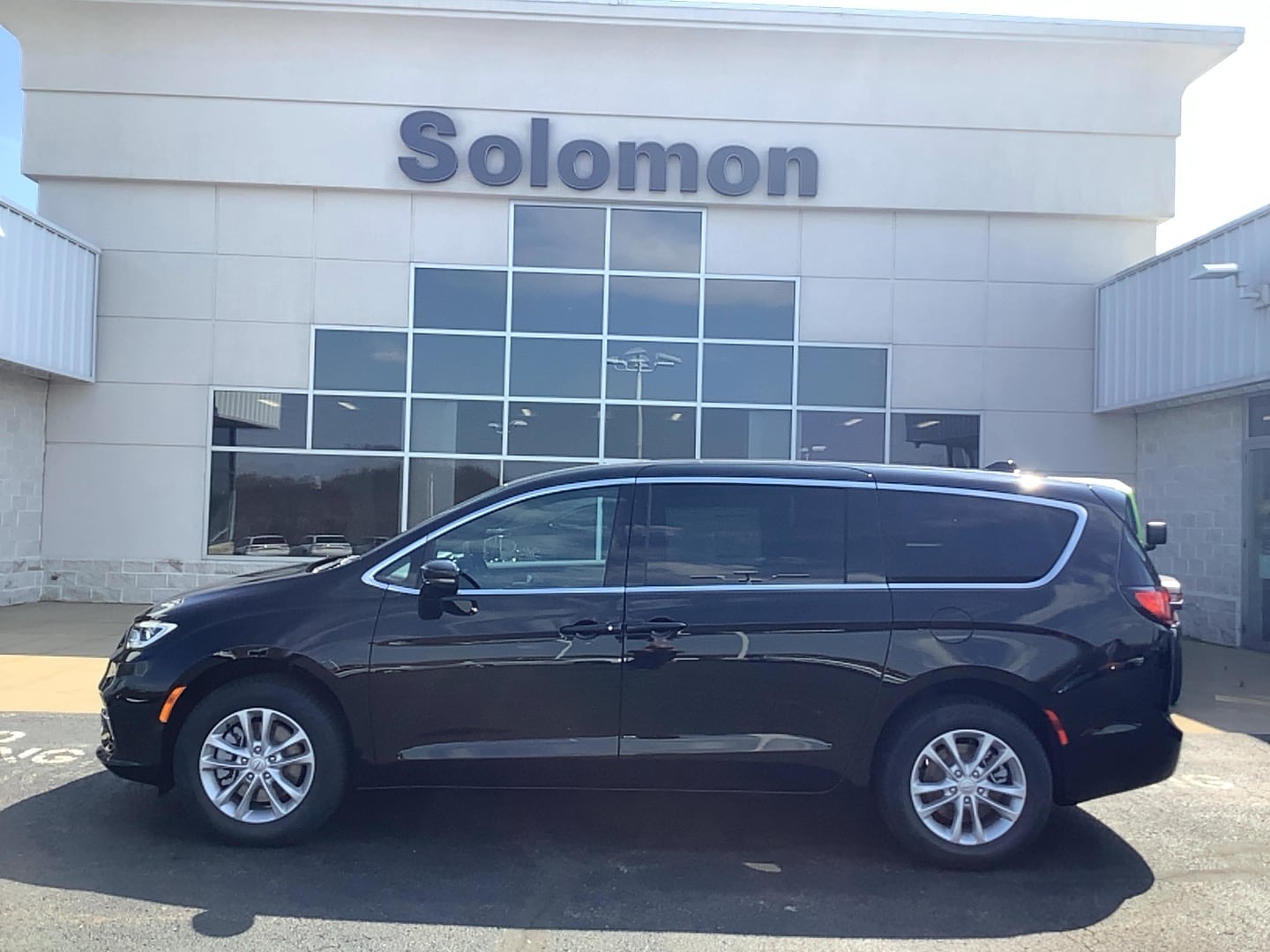 2026 Chrysler Pacifica SELECT AWD Diamond Black Crystal Pearlcoat at Three Rivers CJD