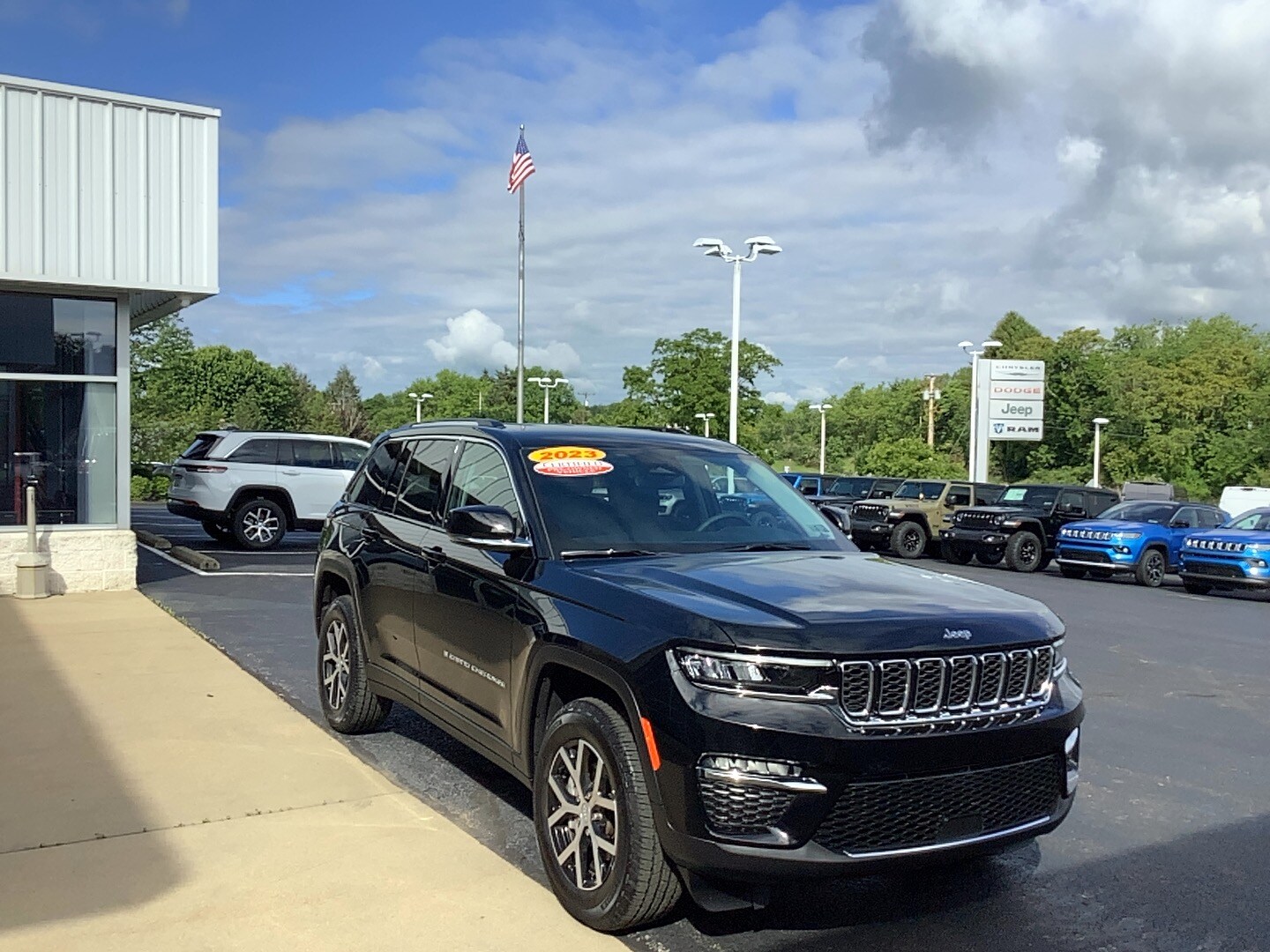 2023 Jeep Grand Cherokee Limited photo 3