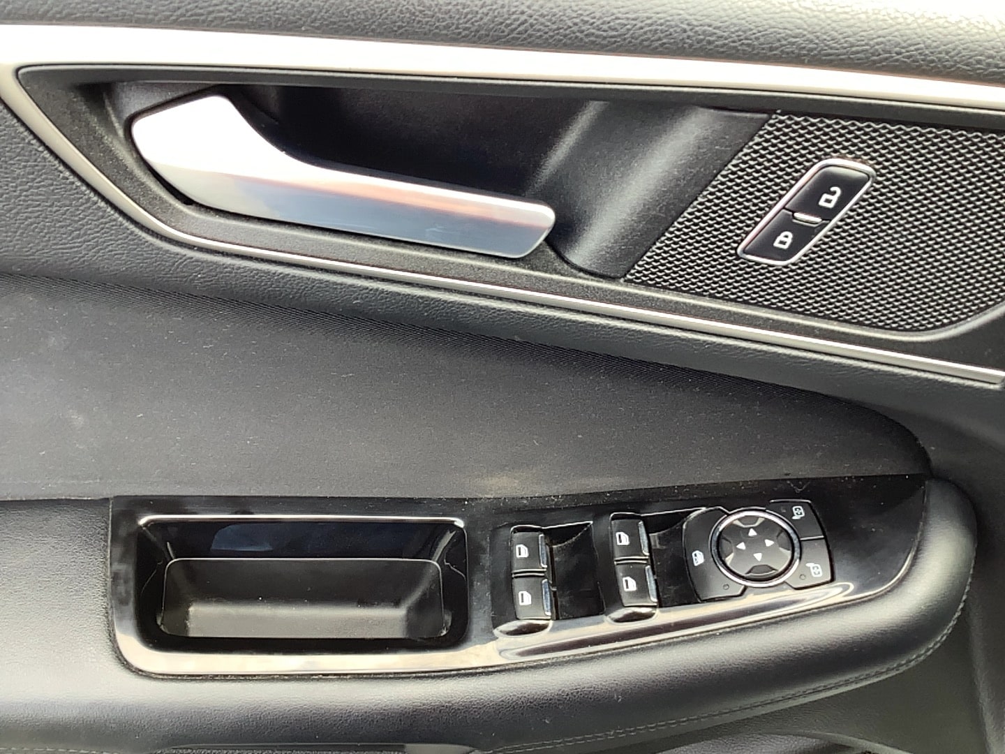 2016 Ford Edge SEL - 9