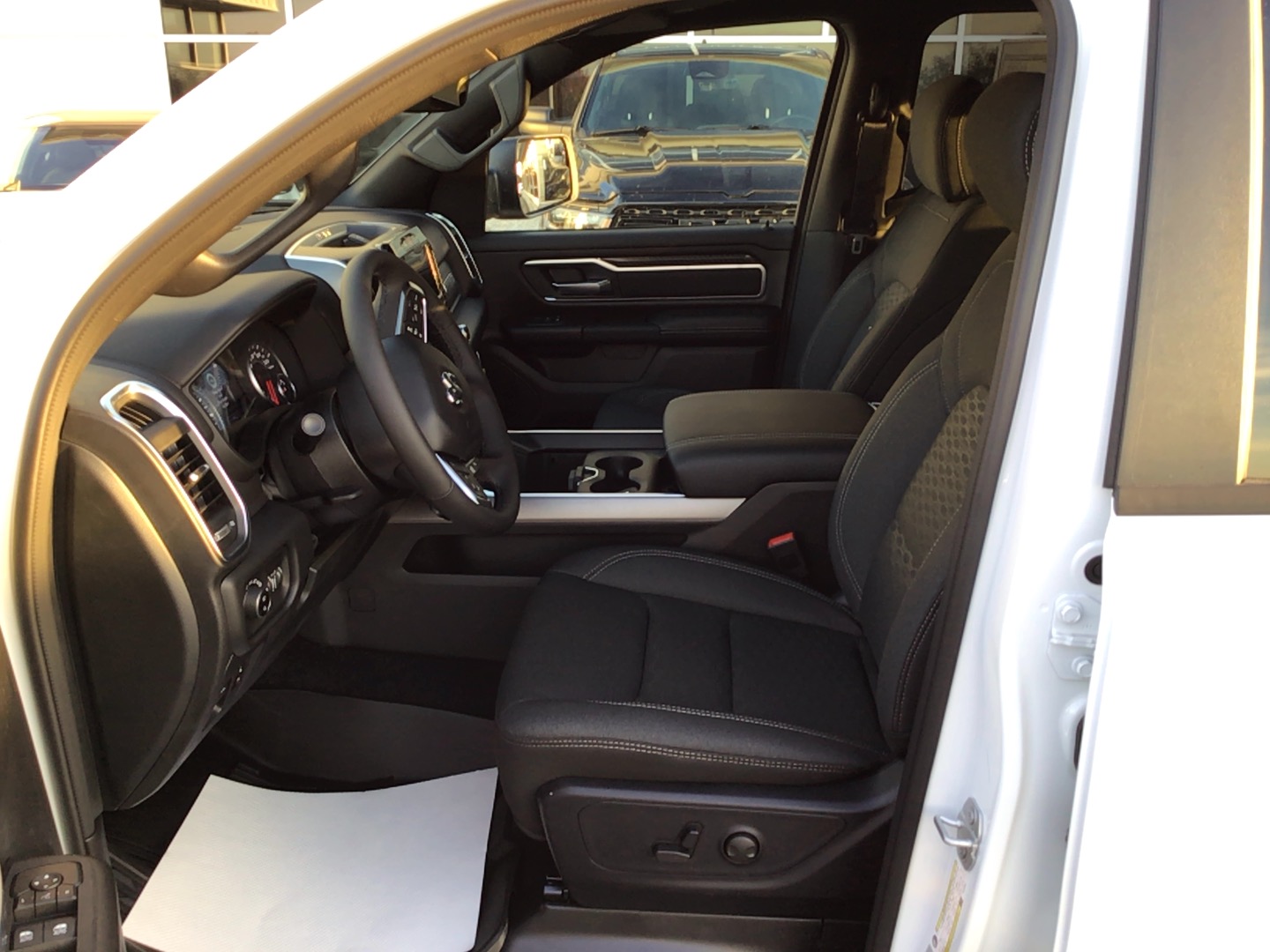 2027 Ram 1500 photo 11 of 14