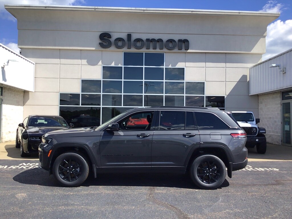 New 2026 Jeep Grand Cherokee LAREDO ALTITUDE 4X4 Sport Utility