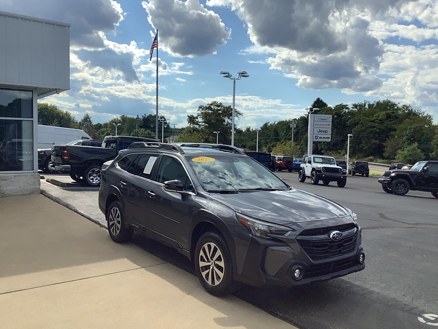 2025 Subaru Outback Premium photo 2