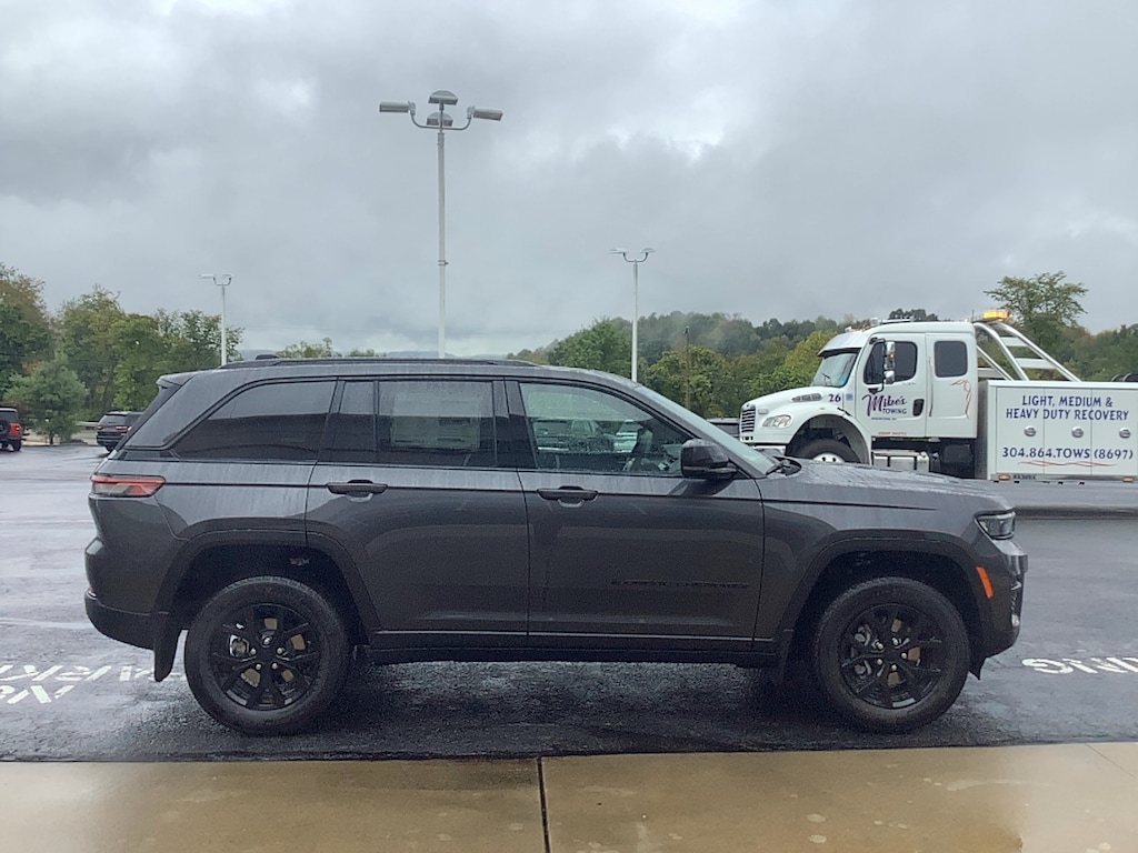 New 2025 Jeep Grand Cherokee ALTITUDE X 4X4 Sport Utility