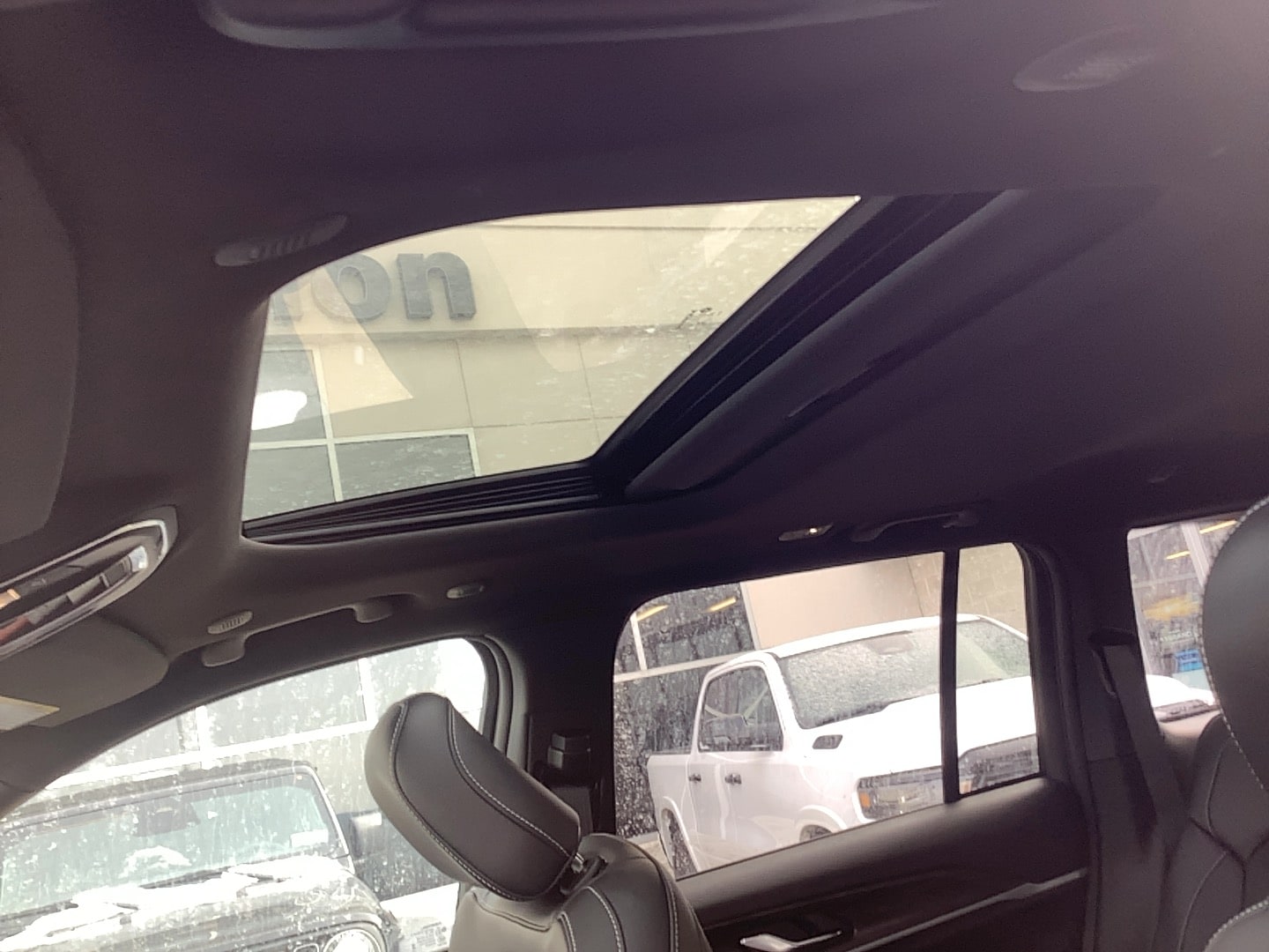 2026 Jeep Grand Cherokee LAREDO ALTITUDE 4X4 - 10