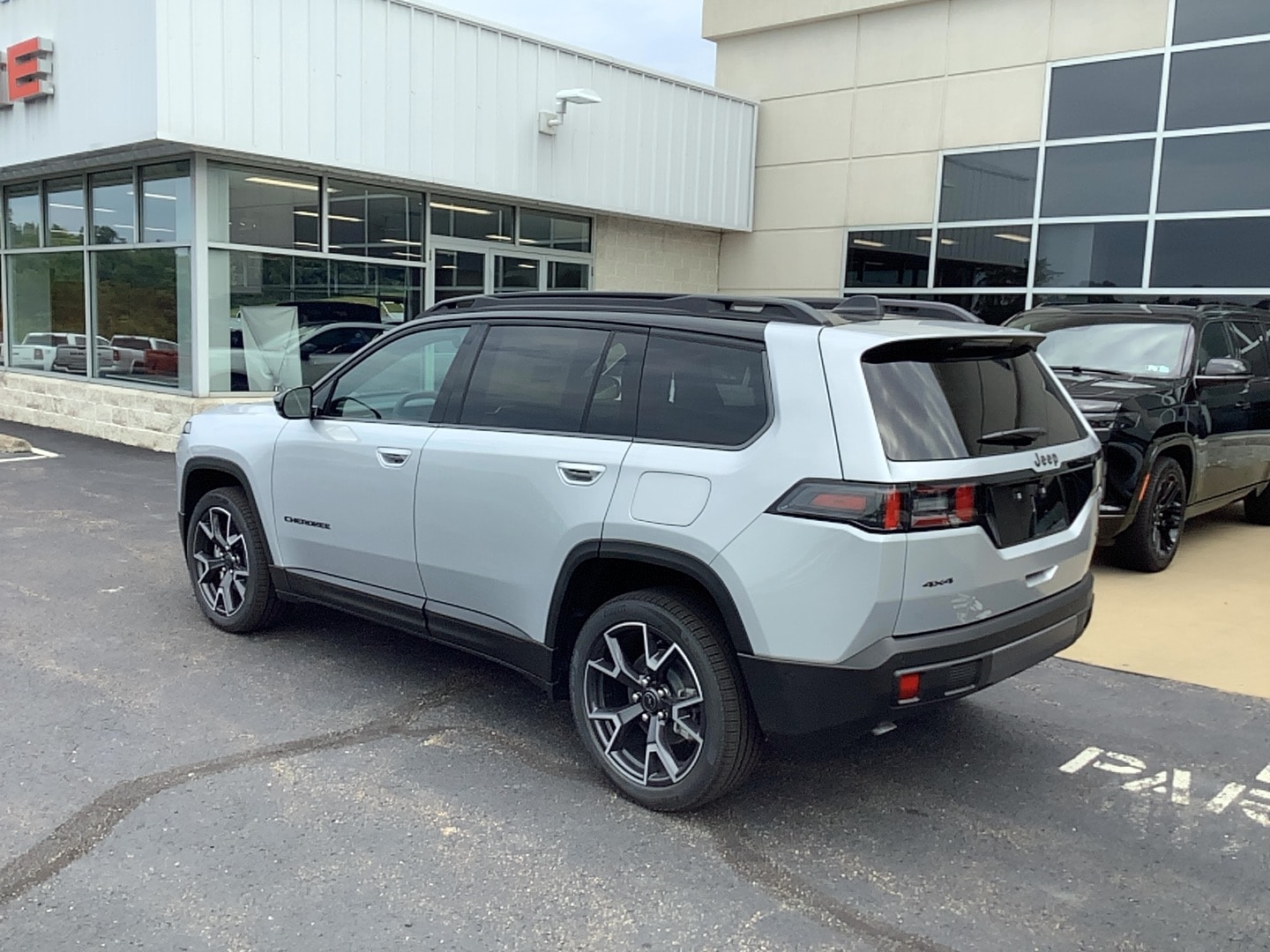 2026 Jeep Cherokee OVERLAND 4X4 Silver Zynith at Solomon CJD Brownsville
