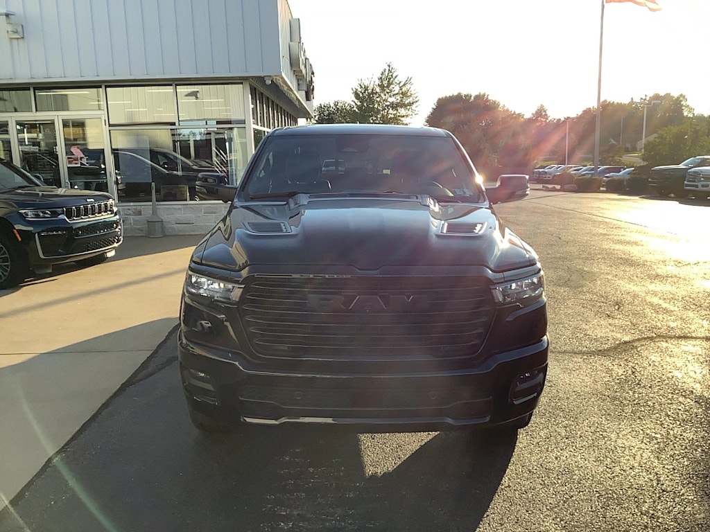 New 2027 Ram 1500 LARAMIE CREW CAB 4X4 5'7 BOX Pickup
