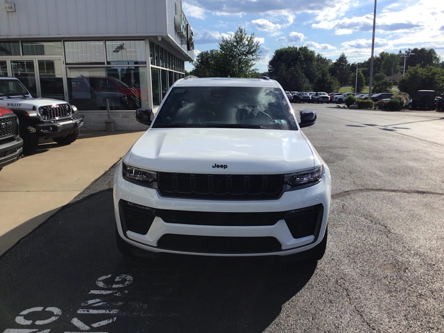 2026 Jeep Grand Cherokee LIMITED RESERVE 4X4 - 1