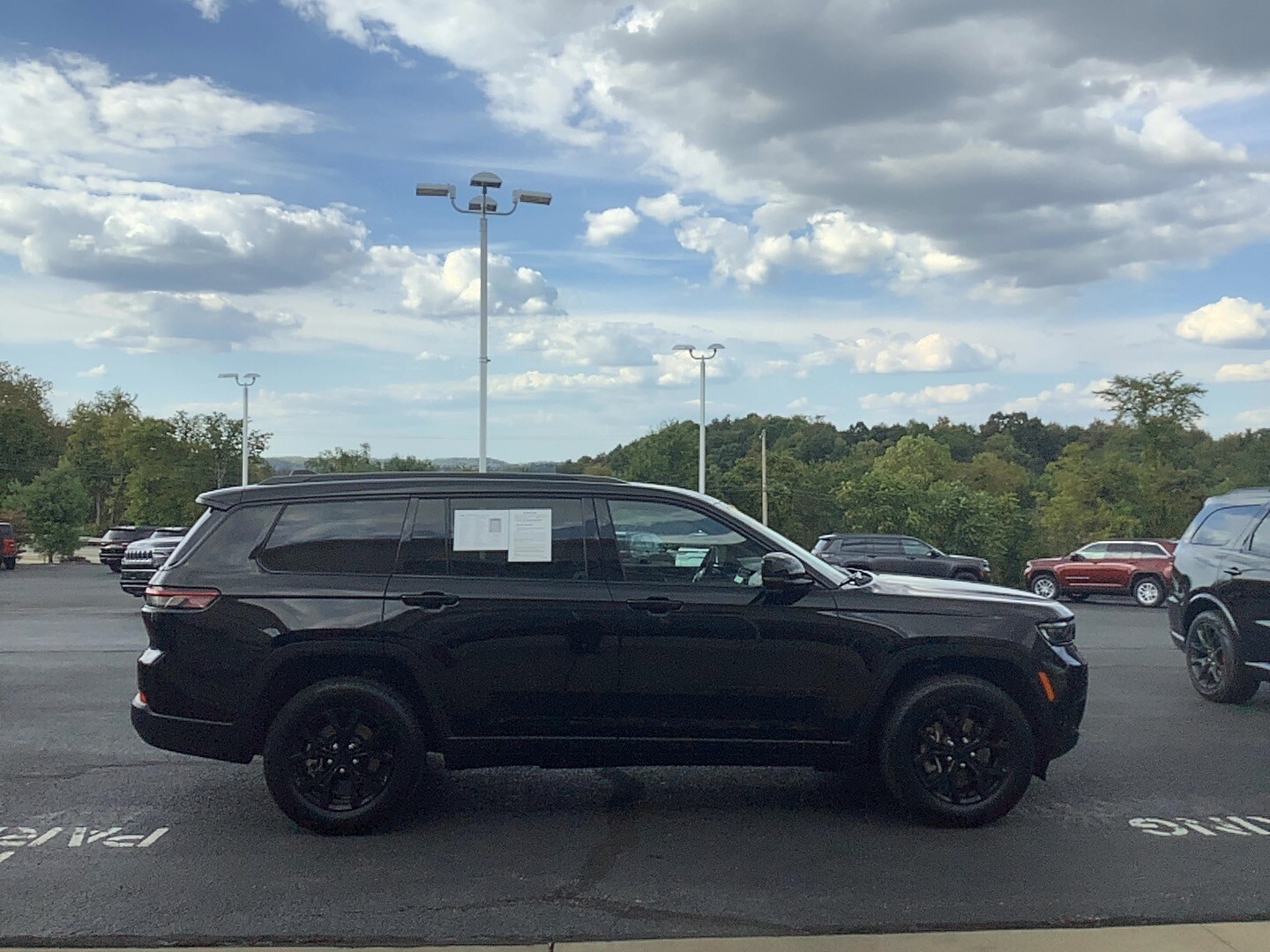 2024 Jeep Grand Cherokee Altitude photo 2