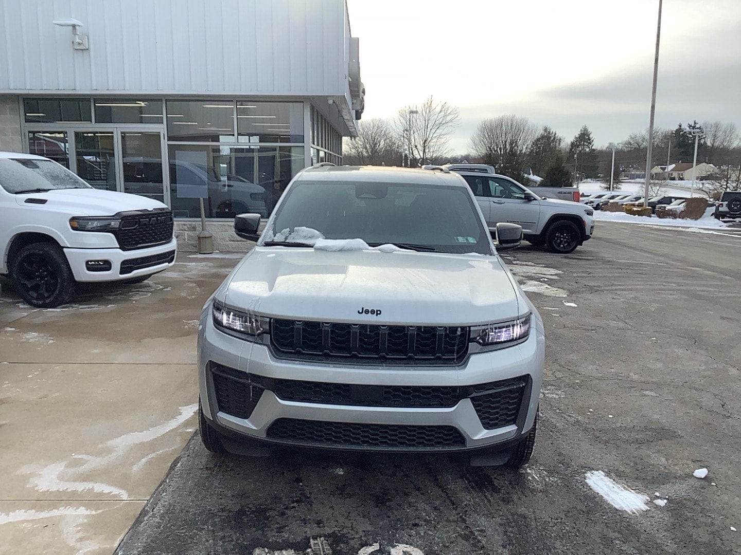 2026 Jeep Grand Cherokee LAREDO ALTITUDE 4X4 - 1