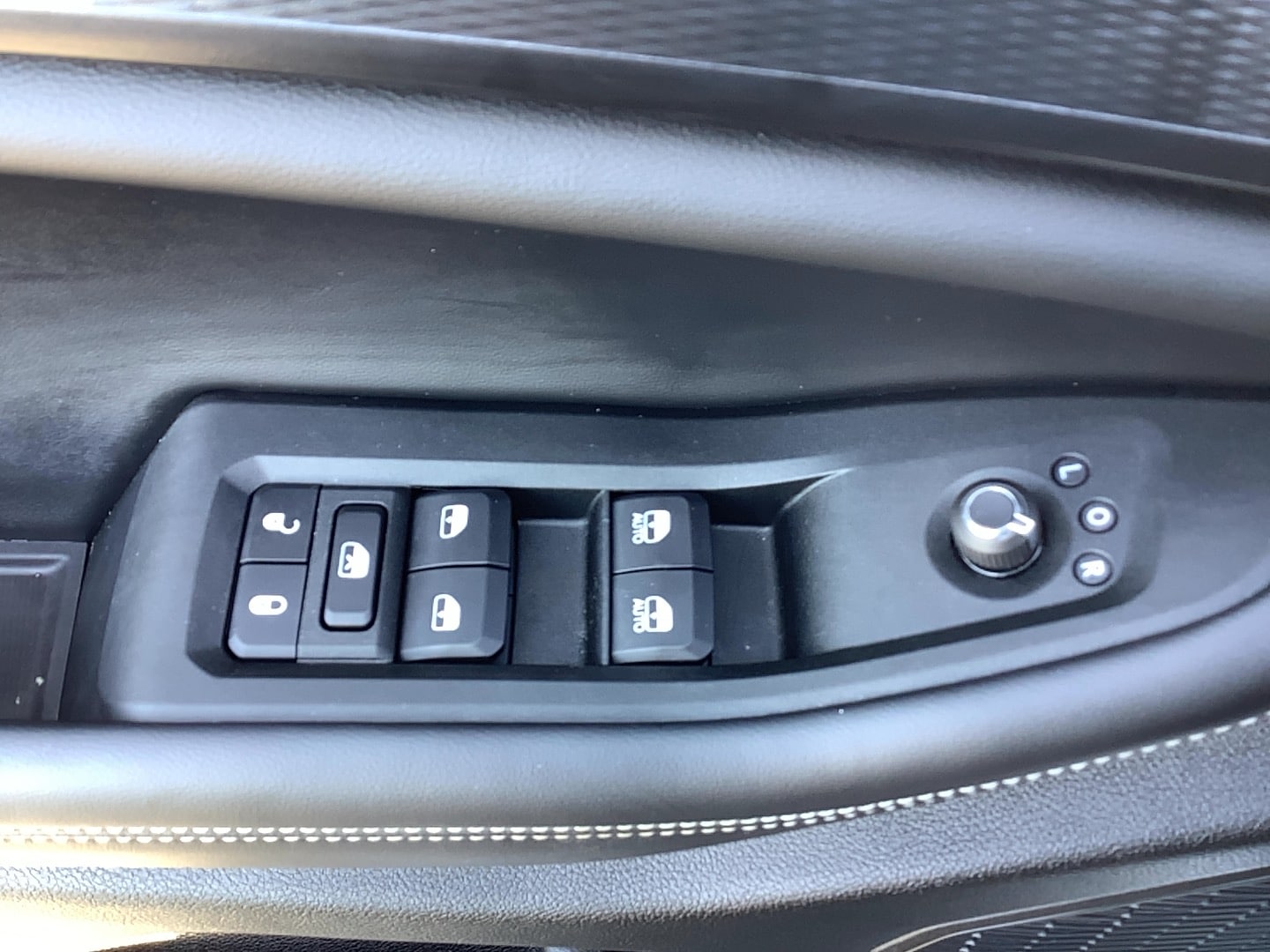 2025 Jeep Grand Cherokee L photo 11 of 14