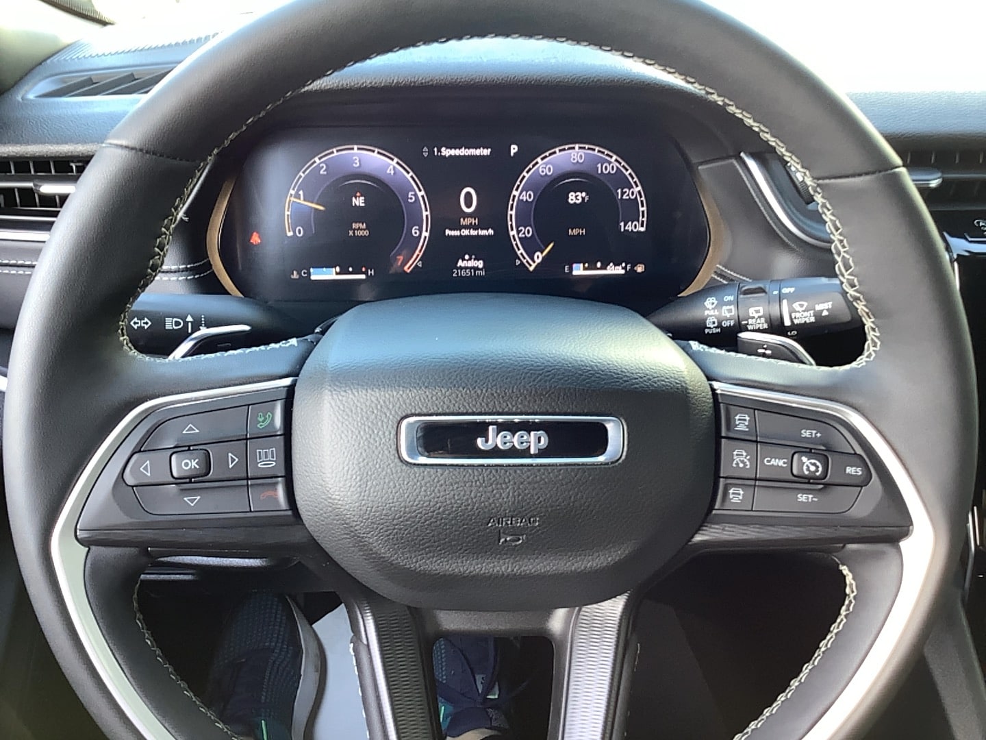 2025 Jeep Grand Cherokee photo 11 of 12