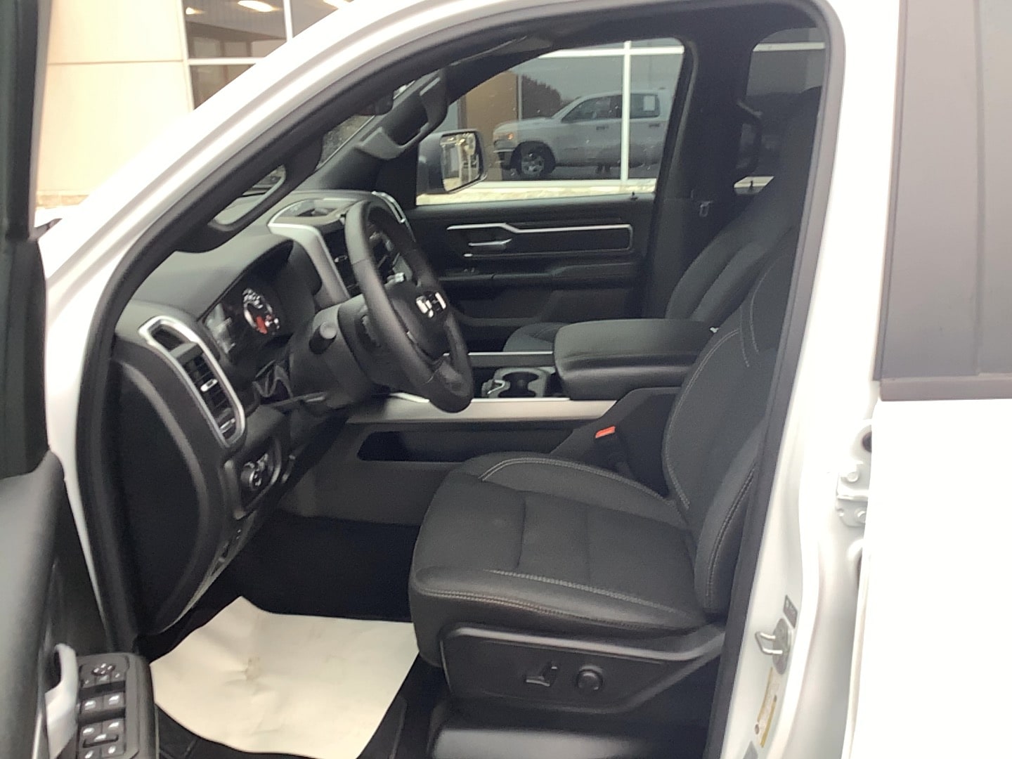 2025 Ram 1500 Big Horn - 8