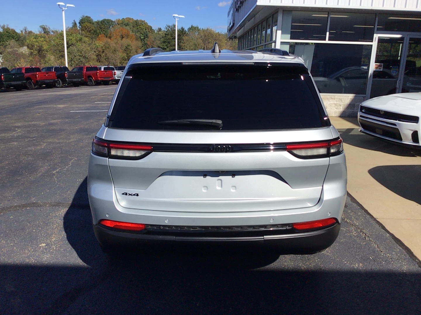 2025 Jeep Grand Cherokee photo 4 of 14