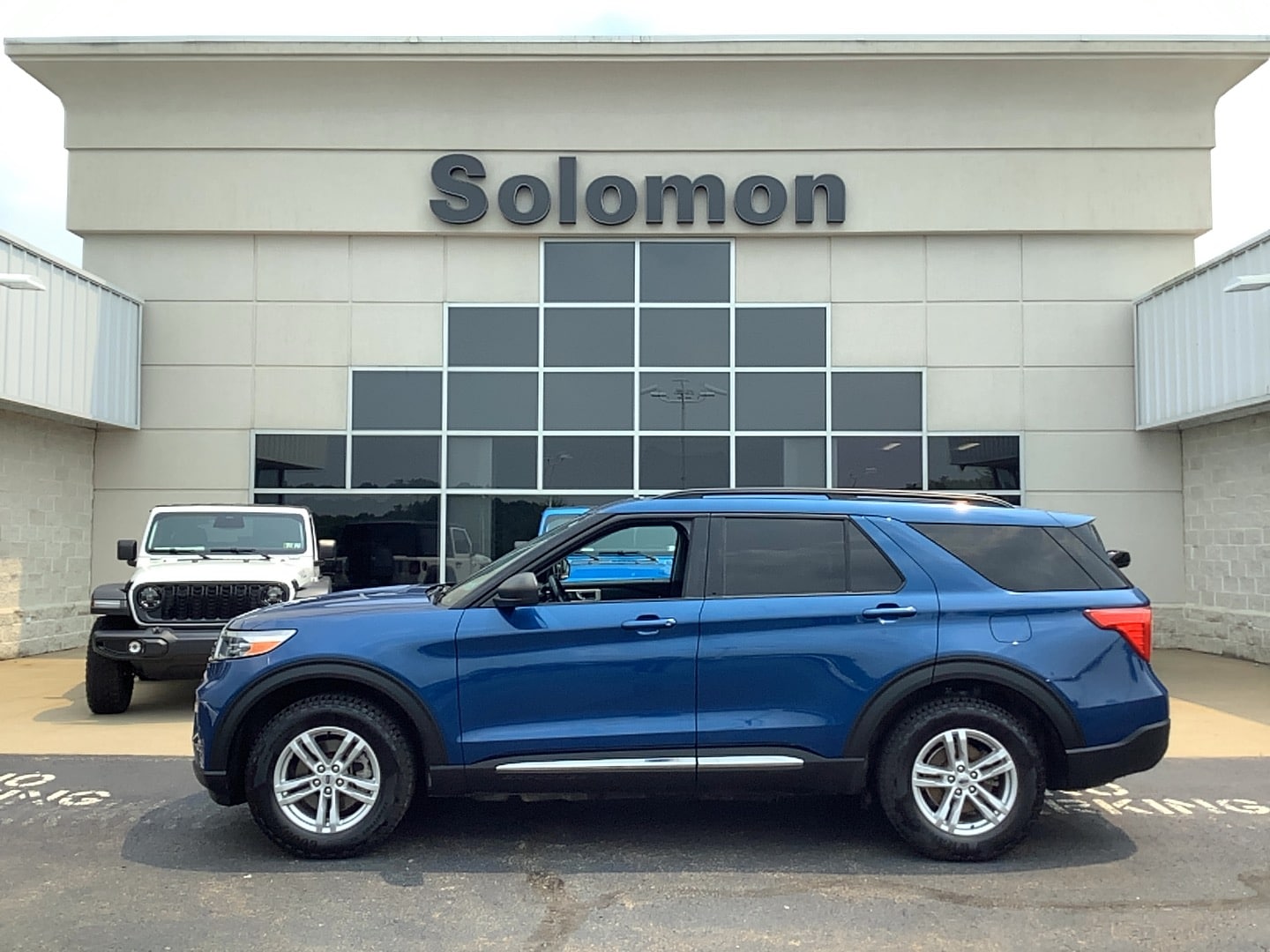 2022 Ford Explorer XLT - 0
