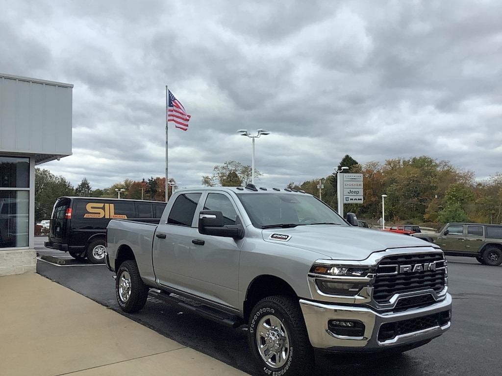New 2026 Ram 2500 TRADESMAN CREW CAB 4X4 6'4 BOX Pickup