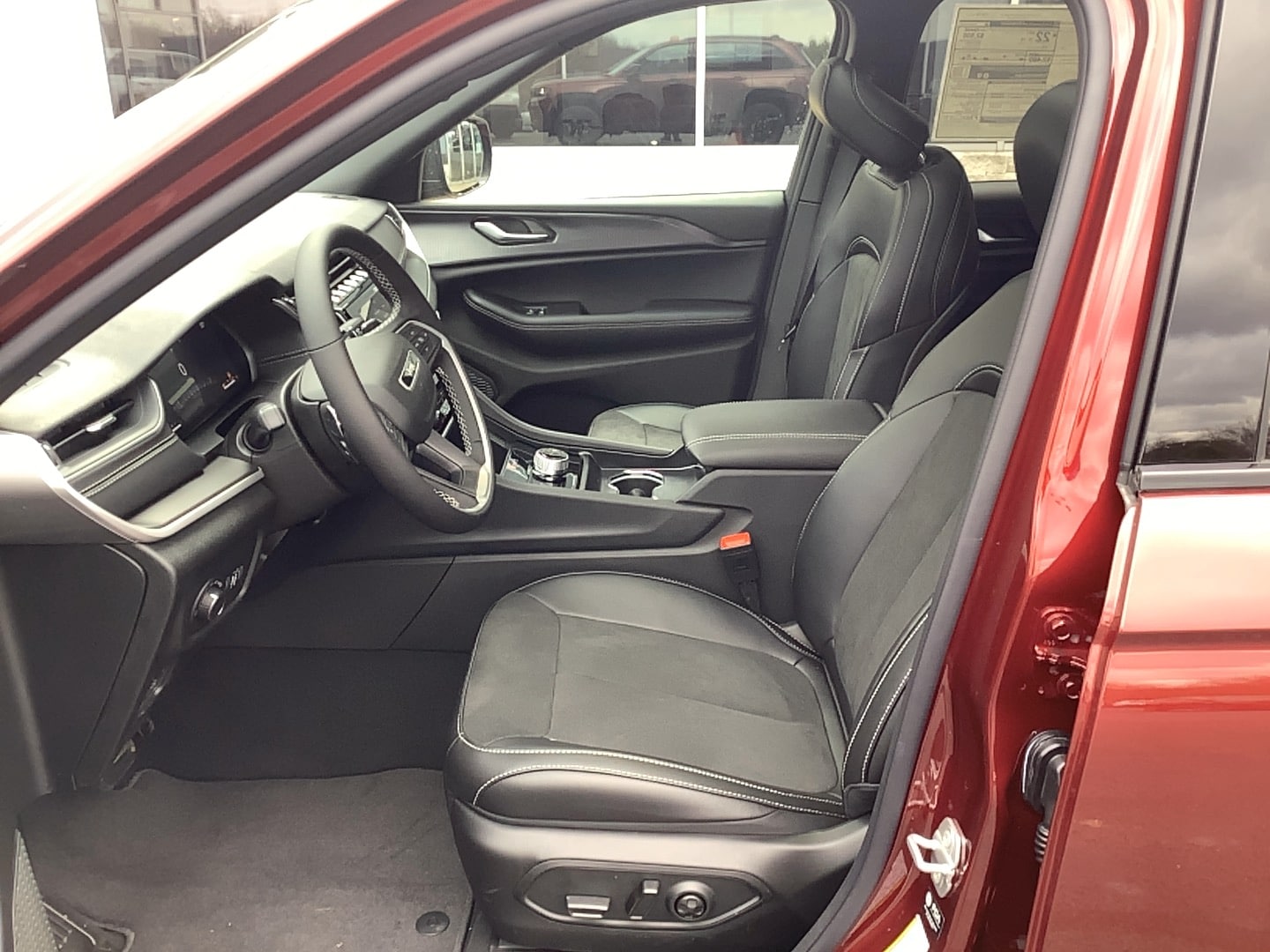 2025 Jeep Grand Cherokee ALTITUDE X 4X4 - 9