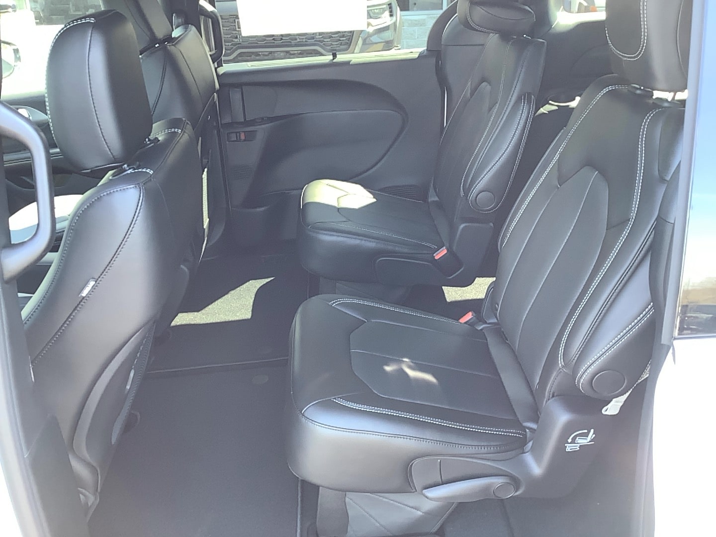 2026 Chrysler Pacifica SELECT AWD Silver Mist at Three Rivers CJD