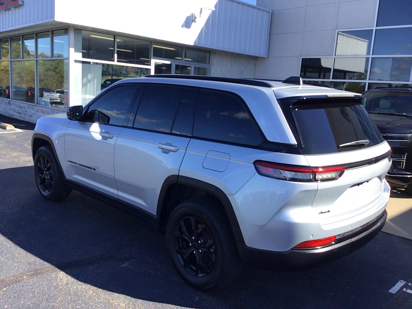 2025 Jeep Grand Cherokee photo 6 of 14