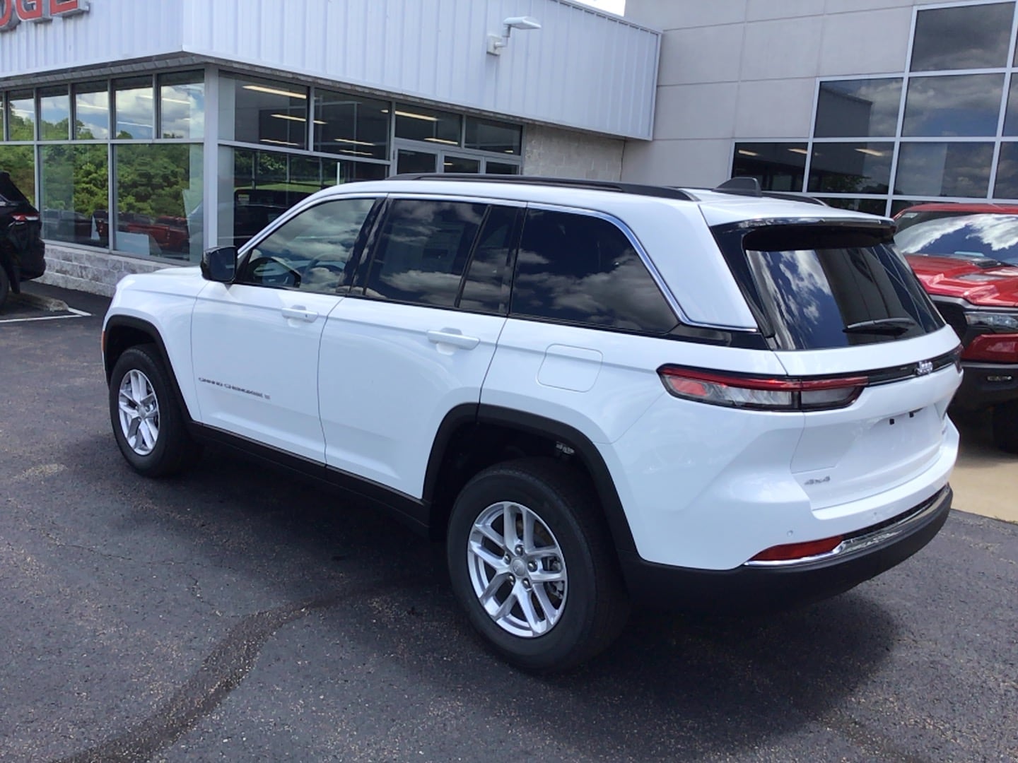 2026 Jeep Grand Cherokee LAREDO X 4X4 Bright White at Three Rivers CJD