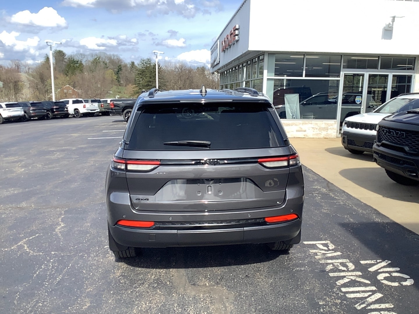 2024 Jeep Grand Cherokee Altitude - 3