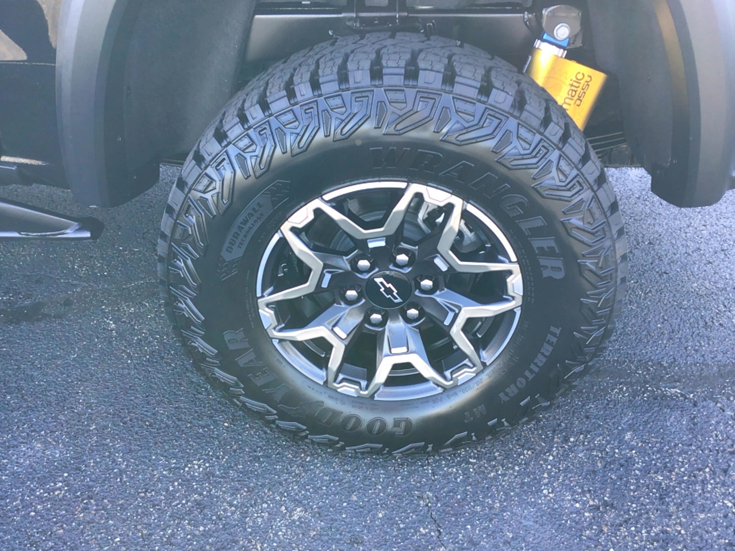 2026 Chevrolet Colorado photo 7 of 13