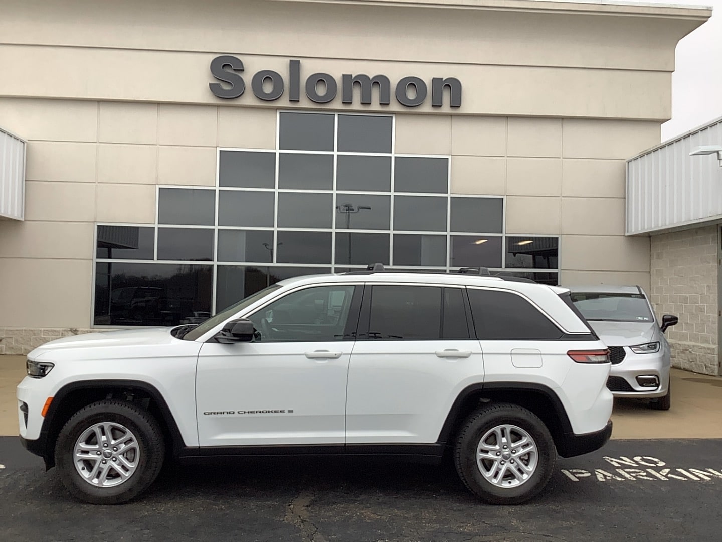 2023 Jeep Grand Cherokee Laredo's photo