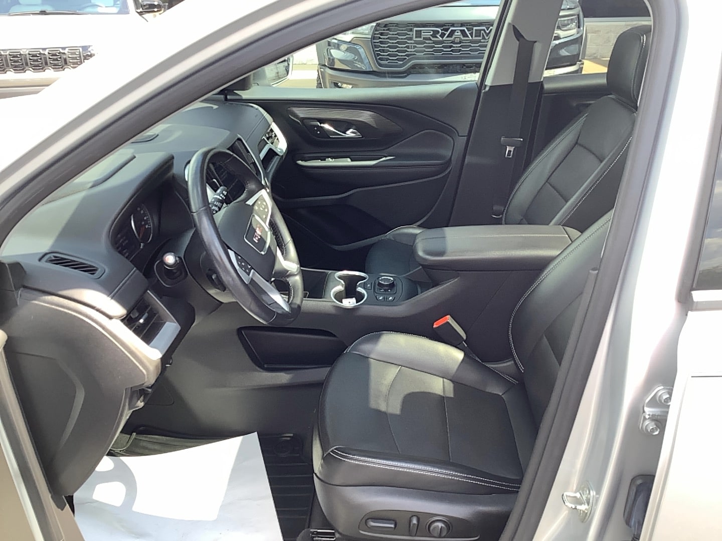2022 GMC Terrain SLT - 8