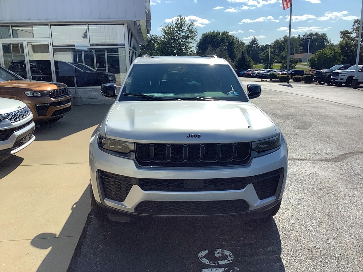2026 Jeep Grand Cherokee LAREDO ALTITUDE 4X4 - 1
