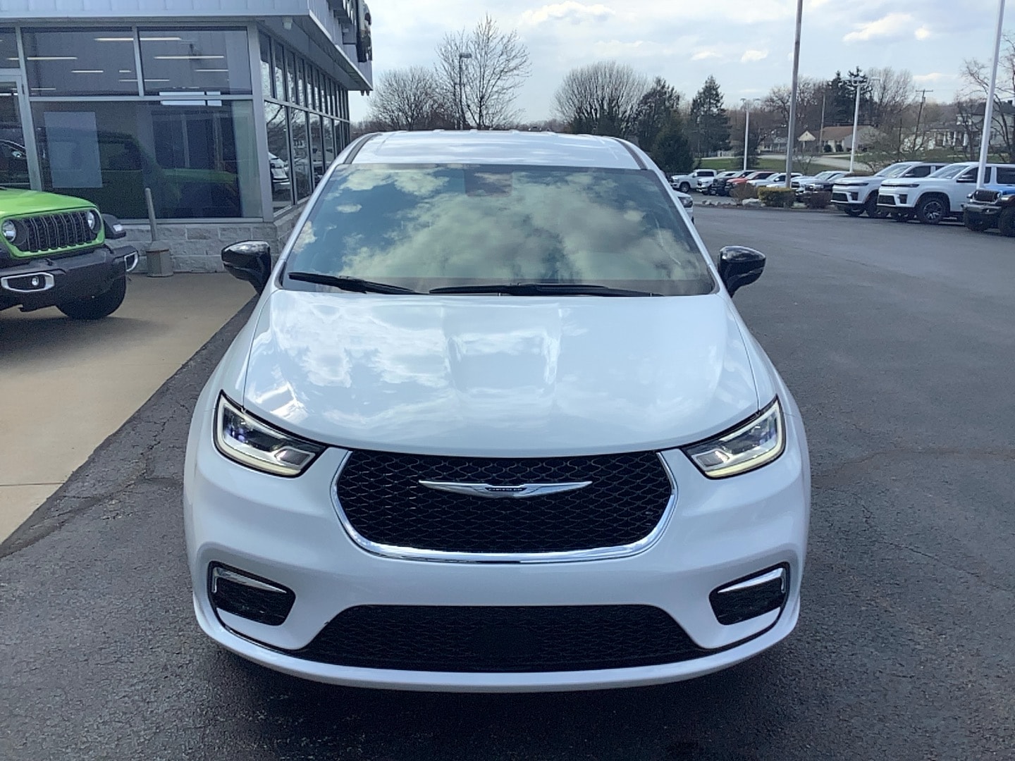 2026 Chrysler Pacifica SELECT AWD Bright White at Three Rivers CJD