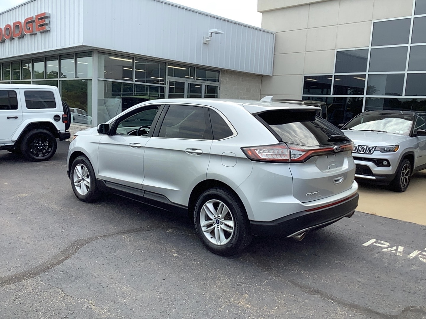 2016 Ford Edge SEL - 5