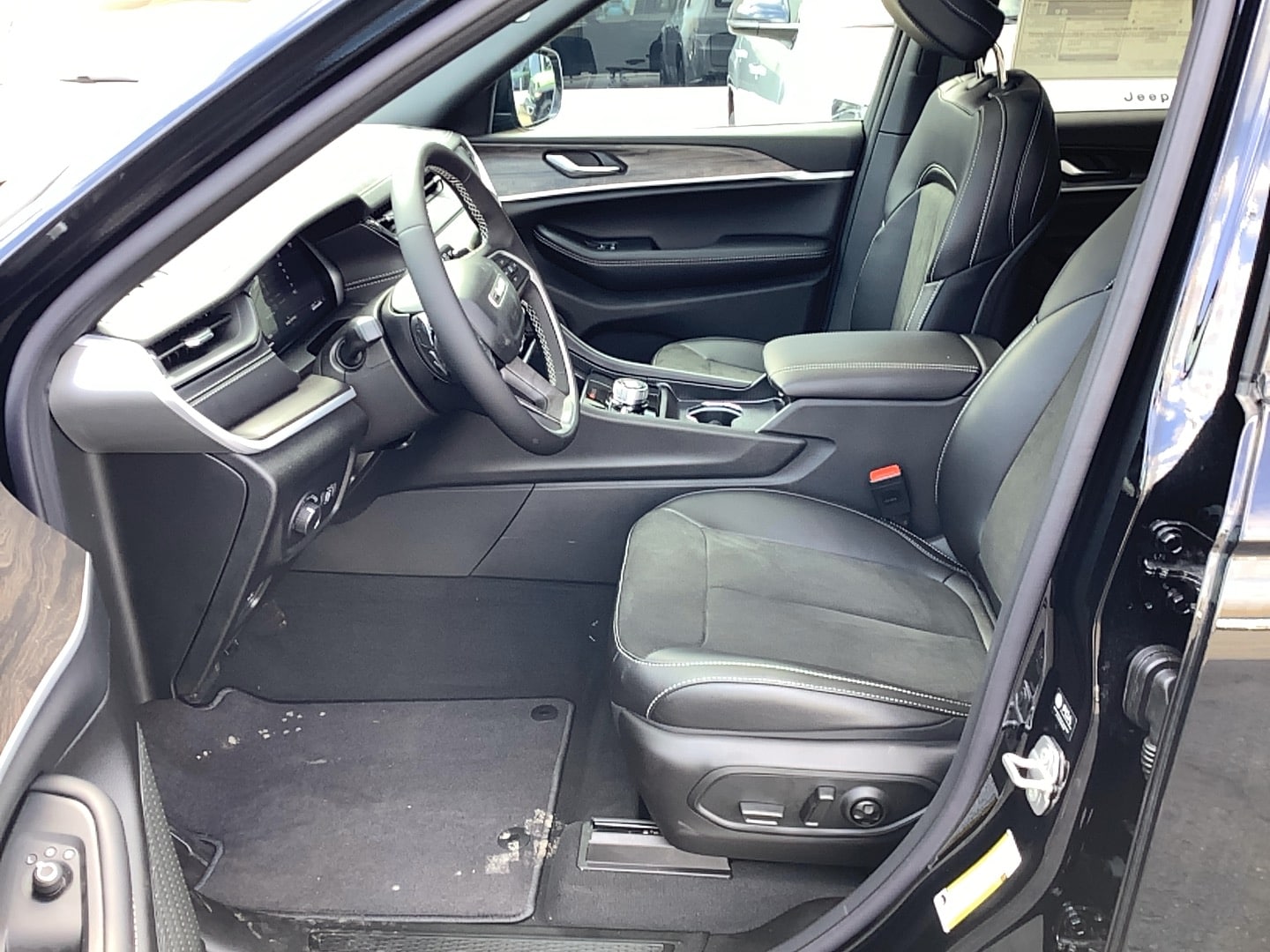 2026 Jeep Grand Cherokee LAREDO ALTITUDE 4X4 - 8