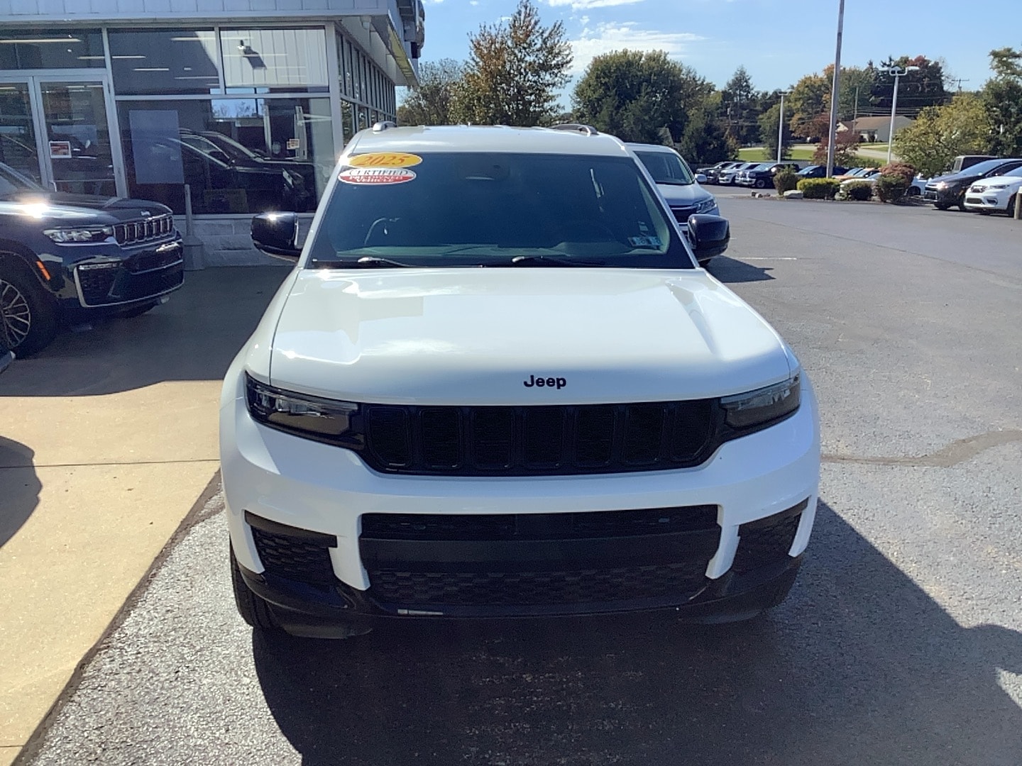 2025 Jeep Grand Cherokee L photo 2 of 14