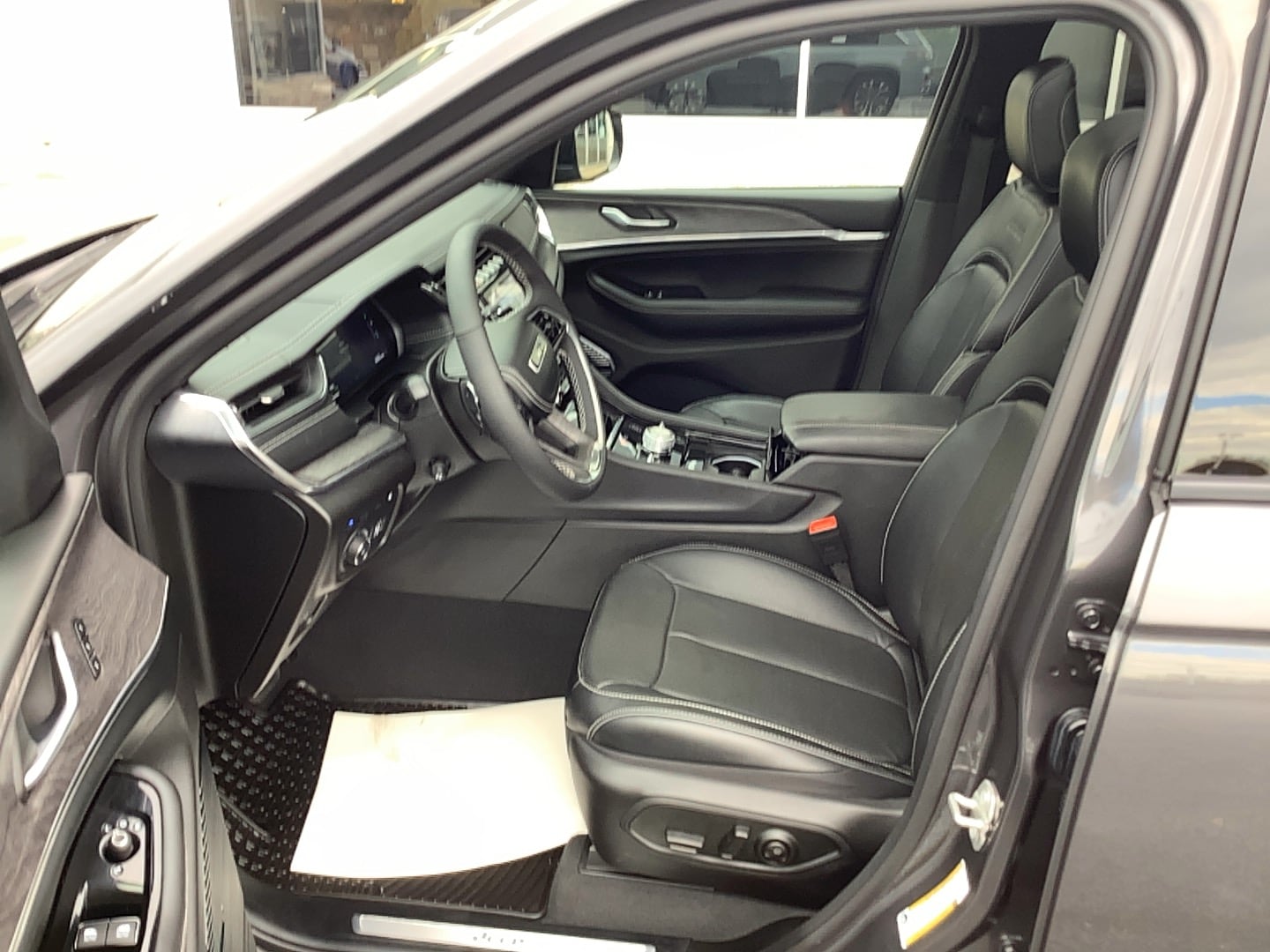 2024 Jeep Grand Cherokee 4xe Overland - 10